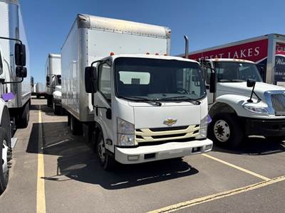 Chevrolet 4500HD 16 ft Box Truck - 215HP, 6 Speed Automatic, Roll up Door, Liftgate