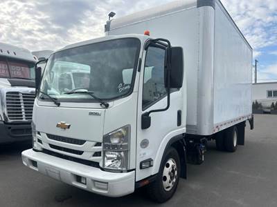 Chevrolet 4500HD 16 ft Box Truck - 215HP, 6 Speed Automatic, Roll up Door, Liftgate