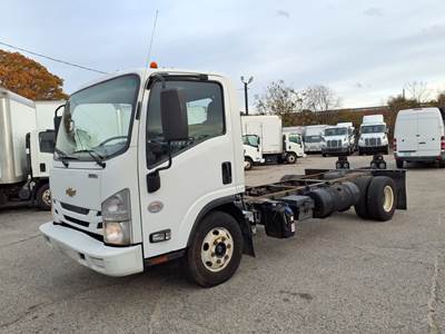 Chevrolet 4500HD Box Truck - 215HP, 6 Speed Automatic