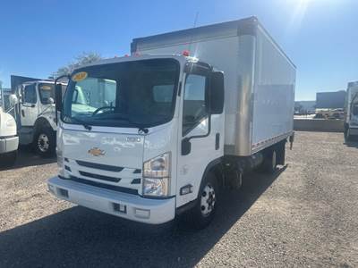 Chevrolet 4500HD 16 ft Box Truck - 215HP, 6 Speed Automatic, Roll up Door, Liftgate