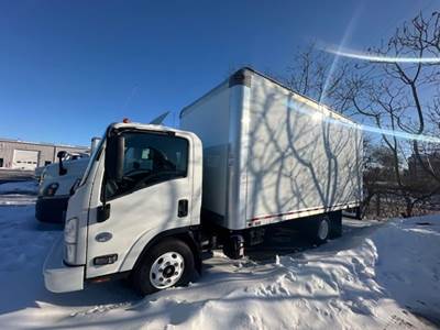 Chevrolet 4500HD 16 ft Box Truck - 215HP, 6 Speed Automatic, Roll up Door