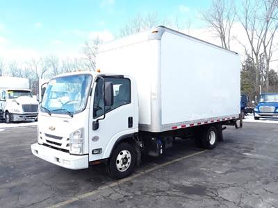 Chevrolet 4500HD 16 ft Box Truck - 215HP, 6 Speed Automatic, Roll up Door, Liftgate