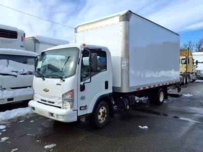 Chevrolet 4500HD 16 ft Box Truck - 215HP, 6 Speed Automatic, Roll up Door, Liftgate