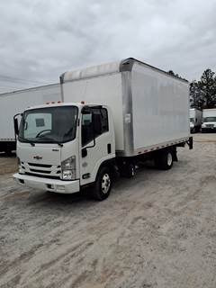 Chevrolet 4500HD 16 ft Box Truck - 215HP, 6 Speed Automatic, Roll up Door, Liftgate