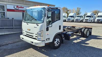 Chevrolet 4500HD Box Truck - 215HP, 6 Speed Automatic