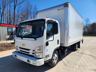 Chevrolet 4500HD 16 ft Box Truck - 215HP, 6 Speed Automatic, Roll up Door, Liftgate