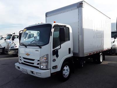 Chevrolet 4500HD 16 ft Box Truck - 215HP, 6 Speed Automatic, Roll up Door, Liftgate
