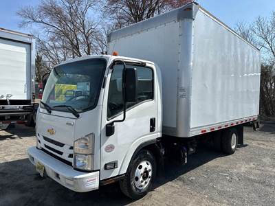 Chevrolet 4500HD 16 ft Box Truck - 215HP, 6 Speed Automatic, Roll up Door, Liftgate