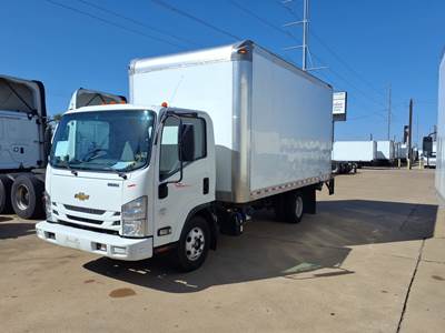 Chevrolet 4500HD 16 ft Box Truck - 215HP, 6 Speed Automatic, Roll up Door, Liftgate