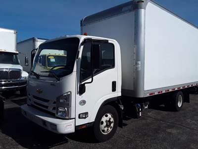 Chevrolet 4500HD 16 ft Box Truck - 215HP, 6 Speed Automatic, Roll up Door, Liftgate