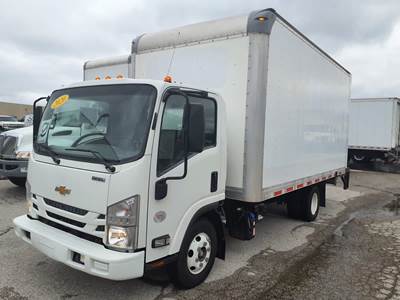 Chevrolet 4500HD 16 ft Box Truck - 215HP, 6 Speed Automatic, Roll up Door, Liftgate