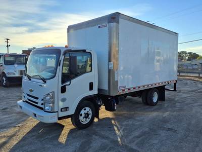 Chevrolet 4500HD 16 ft Box Truck - 215HP, 6 Speed Automatic, Roll up Door