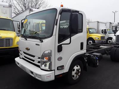 Chevrolet 4500HD Box Truck - 215HP, 6 Speed Automatic