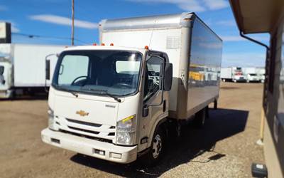 Chevrolet 4500HD 16 ft Box Truck - 215HP, 6 Speed Automatic, Roll up Door