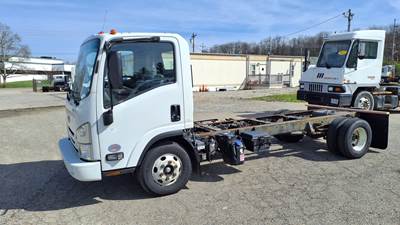 Chevrolet 4500HD Box Truck - 215HP, 6 Speed Automatic