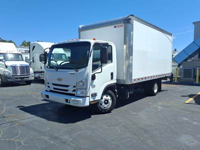 Chevrolet 4500HD 16 ft Box Truck - 215HP, 6 Speed Automatic, Roll up Door, Liftgate