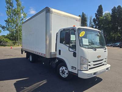 Chevrolet 4500HD 16 ft Box Truck - 215HP, 6 Speed Automatic, Roll up Door, Liftgate