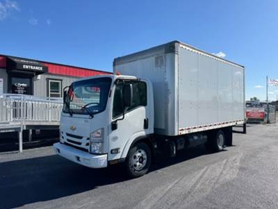 Chevrolet 4500HD 16 ft Box Truck - 215HP, 6 Speed Automatic, Roll up Door