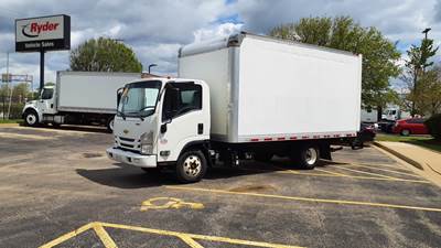 Chevrolet 4500HD 16 ft Box Truck - 215HP, 6 Speed Automatic, Roll up Door, Liftgate