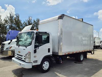 Chevrolet 4500HD 16 ft Box Truck - 215HP, 6 Speed Automatic, Roll up Door, Liftgate