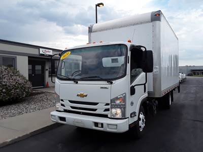 Chevrolet 4500HD 16 ft Box Truck - 215HP, 6 Speed Automatic, Roll up Door, Liftgate