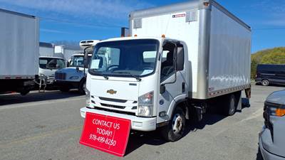 Chevrolet 4500HD 16 ft Box Truck - 215HP, 6 Speed Automatic, Roll up Door, Liftgate