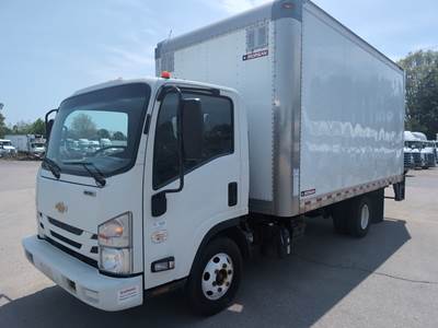 Chevrolet 4500HD 16 ft Box Truck - 215HP, 6 Speed Automatic, Roll up Door