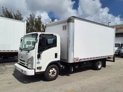 Chevrolet 4500HD 16 ft Box Truck - 215HP, 6 Speed Automatic, Roll up Door