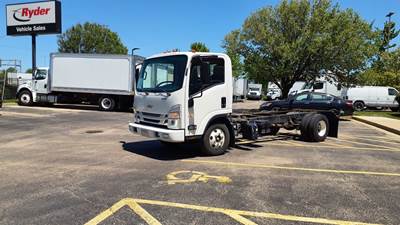 Chevrolet 4500HD Box Truck - 215HP, 6 Speed Automatic