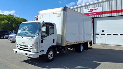 Chevrolet 4500HD 16 ft Box Truck - 215HP, 6 Speed Automatic, Roll up Door, Liftgate