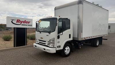 Chevrolet 4500HD 16 ft Box Truck - 215HP, 6 Speed Automatic, Roll up Door