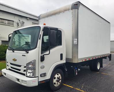Chevrolet 4500HD 16 ft Box Truck - 215HP, 6 Speed Automatic, Roll up Door, Liftgate