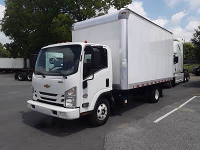 Chevrolet 4500HD 16 ft Box Truck - 215HP, 6 Speed Automatic, Roll up Door, Liftgate