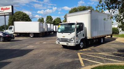 Chevrolet 4500HD 18 ft Box Truck - 215HP, 6 Speed Automatic, Roll up Door