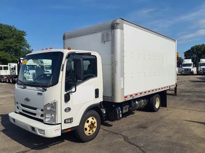 Chevrolet 4500HD 16 ft Box Truck - 215HP, 6 Speed Automatic, Roll up Door