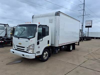 Chevrolet 4500HD 16 ft Box Truck - 215HP, 6 Speed Automatic, Roll up Door