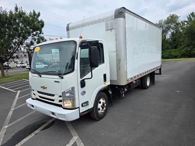 Chevrolet 4500HD 16 ft Box Truck - 215HP, 6 Speed Automatic, Roll up Door
