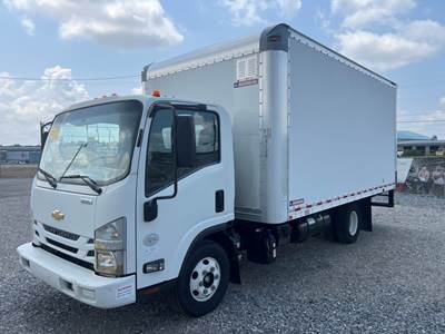 Chevrolet 4500HD 16 ft Box Truck - 215HP, 6 Speed Automatic, Roll up Door