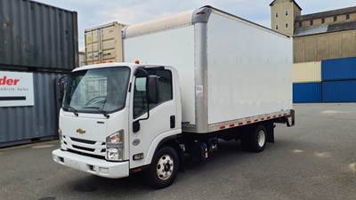 Chevrolet 4500HD 16 ft Box Truck - 215HP, 6 Speed Automatic, Roll up Door, Liftgate