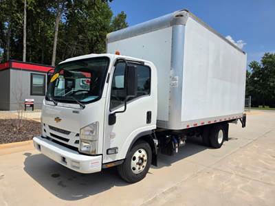 Chevrolet 4500HD 16 ft Box Truck - 215HP, 6 Speed Automatic, Roll up Door, Liftgate