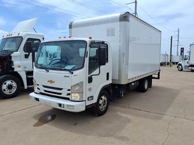 Chevrolet 4500HD 16 ft Box Truck - 215HP, 6 Speed Automatic, Roll up Door