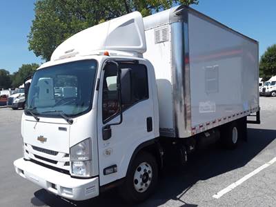 Chevrolet 4500HD 16 ft Box Truck - 215HP, 6 Speed Automatic, Roll up Door