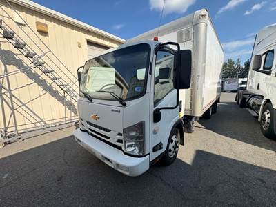 Chevrolet 4500HD 16 ft Box Truck - 215HP, 6 Speed Automatic, Roll up Door