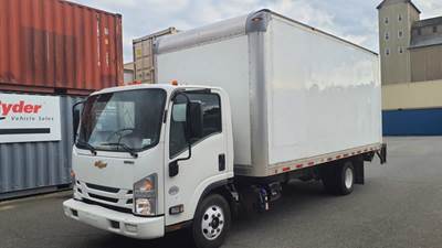 Chevrolet 4500HD 18 ft Box Truck - 215HP, 6 Speed Automatic, Roll up Door, Liftgate