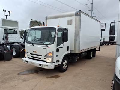 Chevrolet 4500HD 16 ft Box Truck - 215HP, 6 Speed Automatic, Roll up Door