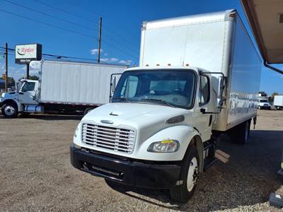 Chevrolet 4500HD 16 ft Box Truck - 215HP, 6 Speed Automatic, Roll up Door, Liftgate