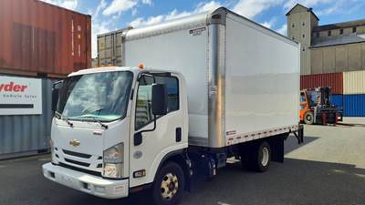 Chevrolet 4500HD 14 ft Box Truck - 215HP, 6 Speed Automatic, Roll up Door, Liftgate