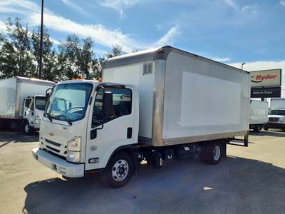 Chevrolet 4500HD 16 ft Box Truck - 215HP, 6 Speed Automatic, Roll up Door