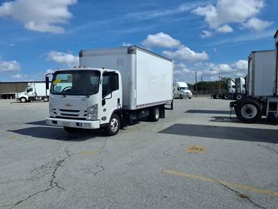 Chevrolet 4500HD 16 ft Box Truck - 215HP, 6 Speed Automatic, Roll up Door