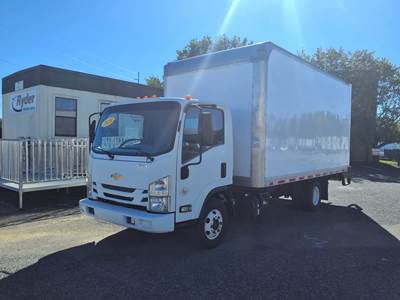 Chevrolet 4500HD 16 ft Box Truck - 215HP, 6 Speed Automatic, Roll up Door, Liftgate